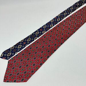 TOMMY HILFIGER 100%. Italian Silk‎ Tie 2 Tone Red & Navy Blue Business Office